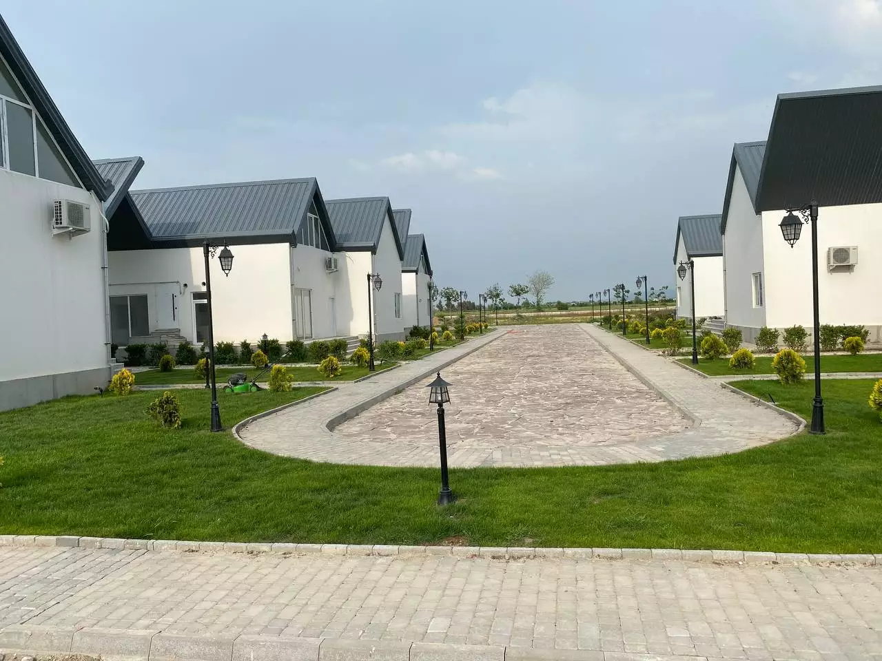 Alibaba https://cdn.alibaba.ir/ostorage/hotel-accommodation-images/682aeb79f6e8766ef96f55b1_فضای بیرون (9).webp